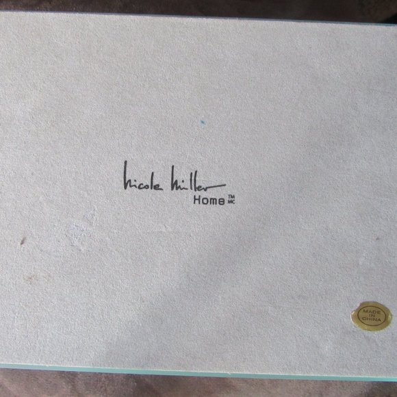 Nicole Miller Blue Agate Jewelry, Keepsake Box. - Picture 5 of 11